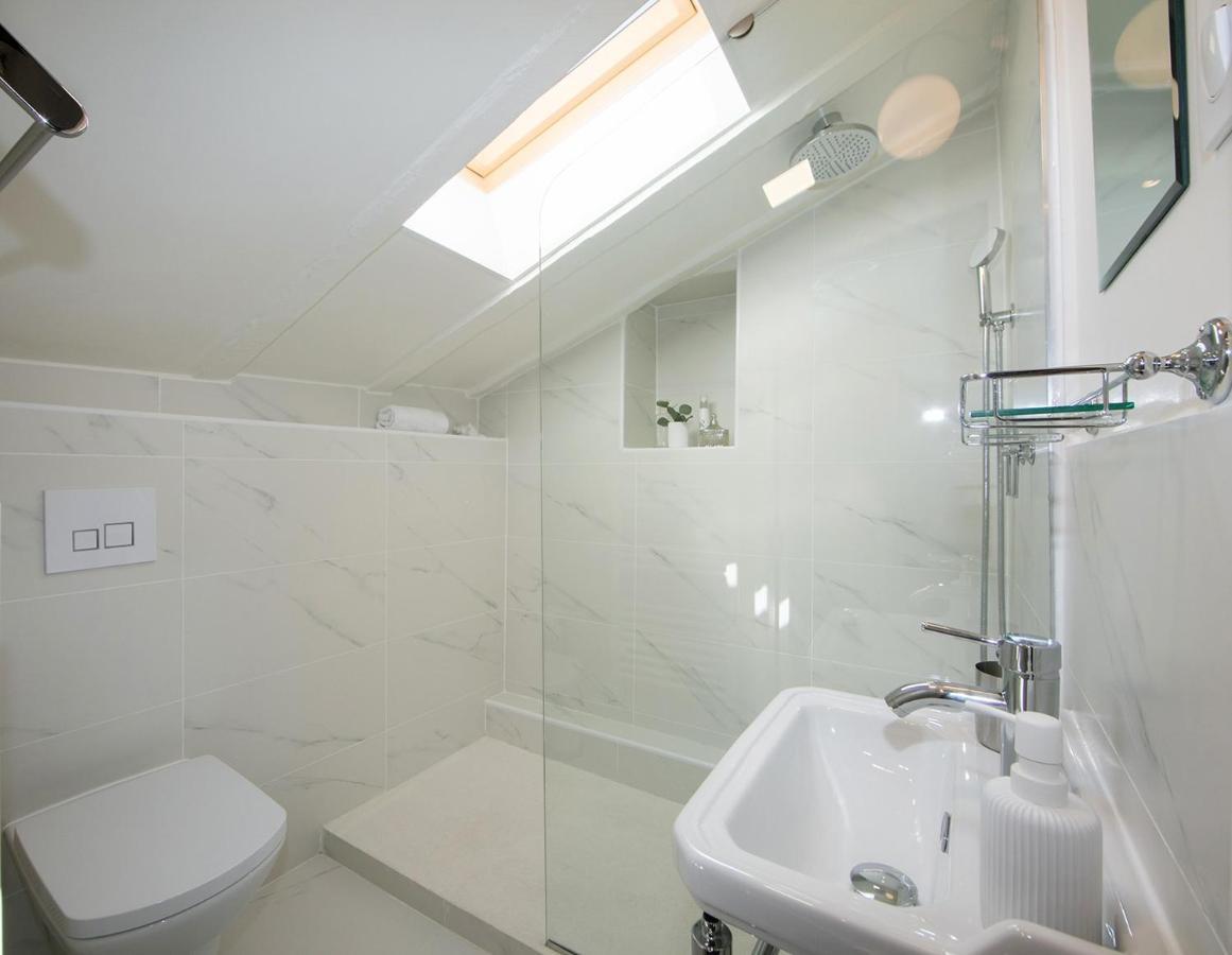 Cocoon Loft - Magnifique Loft Sous Toit, Refait A Neuf, Vues Splendides, Clim, Wifi Appartement Nice Buitenkant foto
